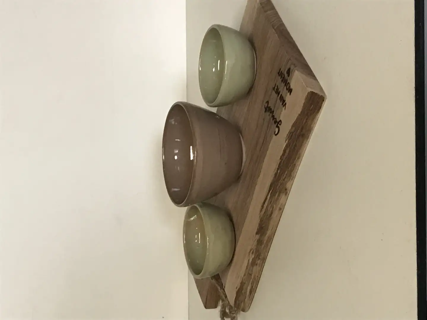 tapasset op houten plank VERKOCHT
